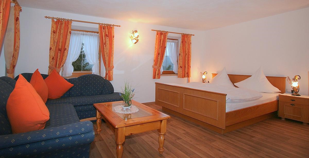 Gaestehaus_Knotzenlehen_Doppelzimmer_11